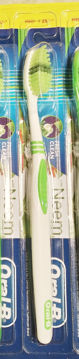 Picture of Oral-B Medium Fresh Clean With Neem  Extract ToothBrush