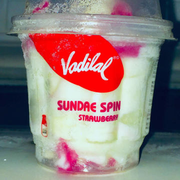 Picture of vadilal sundae spin Strawberry 125 ml